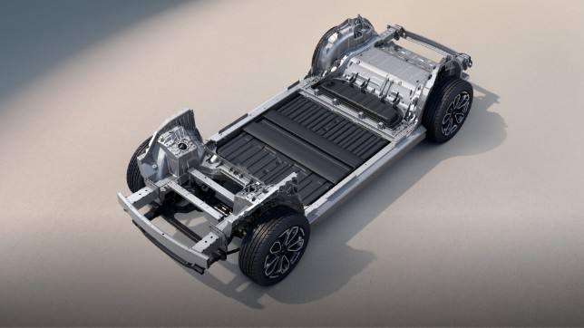 Продуманная интеграция батареи в архитектуру кузова повышает жёсткость и безопасность, увеличивает пространство в салоне